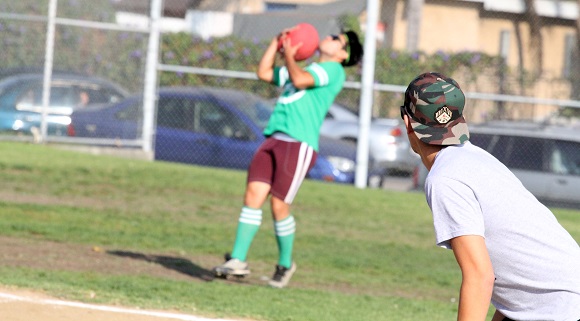 Pedro Vela-Diaz catches the ball.