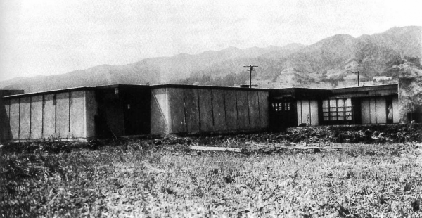 Schindler-Chace House, 835 N. Kings Rd., 1922. Rudolph Schindler, architect. (Photo courtesy UC Santa Barbara Art Museum, Architecture and Design Collections, Schindler Collection.)