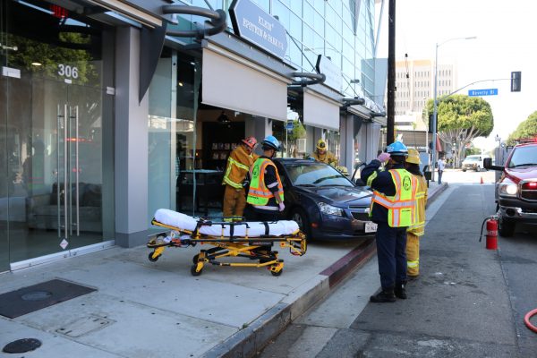 A car crashed this morning into a menswear store on Robertson Boulevard in WeHo (Photo by ANG.News)