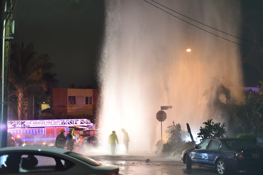 Fire hydrant crash on Fountain Avenue at Sierra Bonita (Photo by Benjamin Marker).